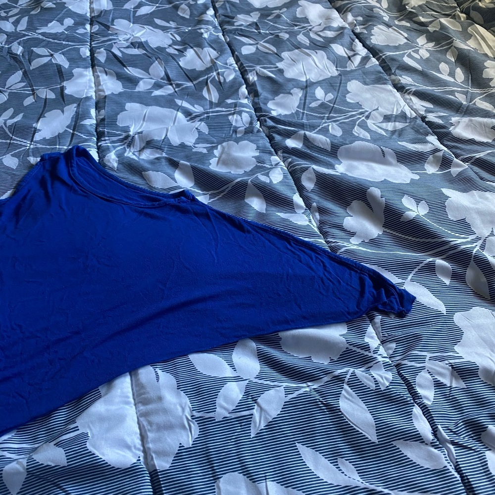 Hanging Blouse - Picture 7 of 8